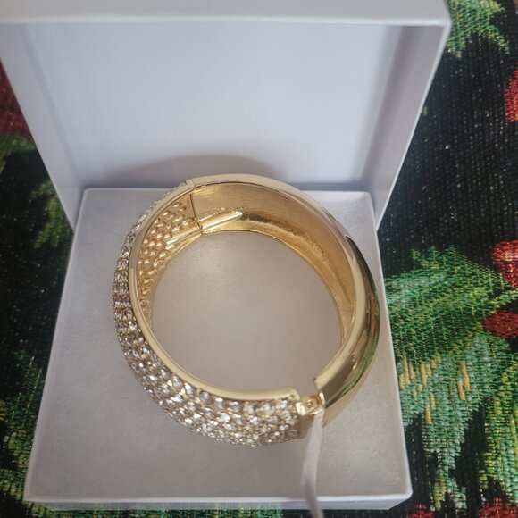 ADRIENNE VITTADINI-Yellow gold toned Rhinestone Hinged Bangle Bracelet.Brand new - Picture 4 of 9